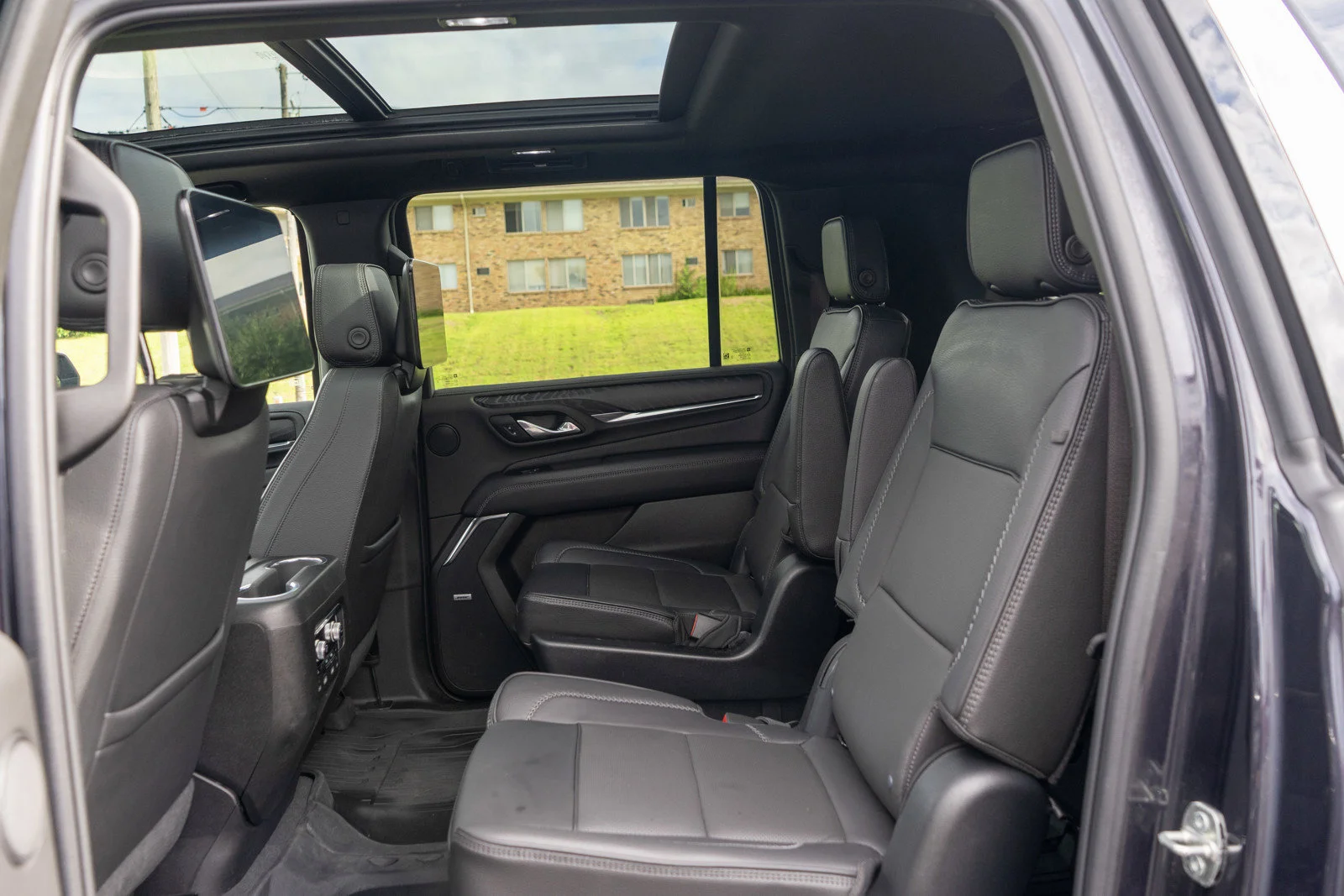 Used 2023 Titanium Rush Metallic GMC Denali image 33