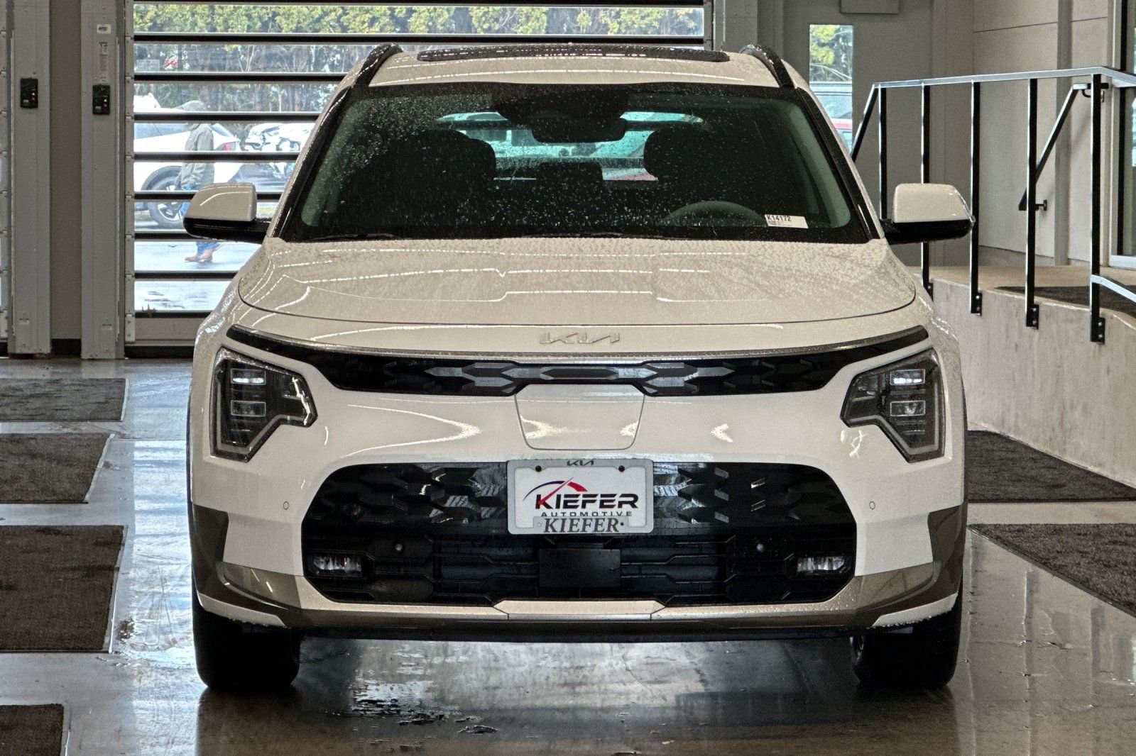 New 2026 Snow White Pearl Kia WAVE image 5