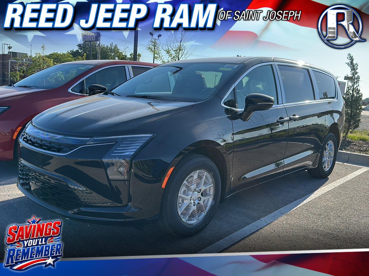 2027 Chrysler Pacifica Select's photo