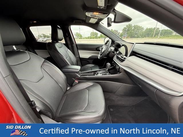 Used 2023 Redline Pearlcoat Jeep Limited image 21