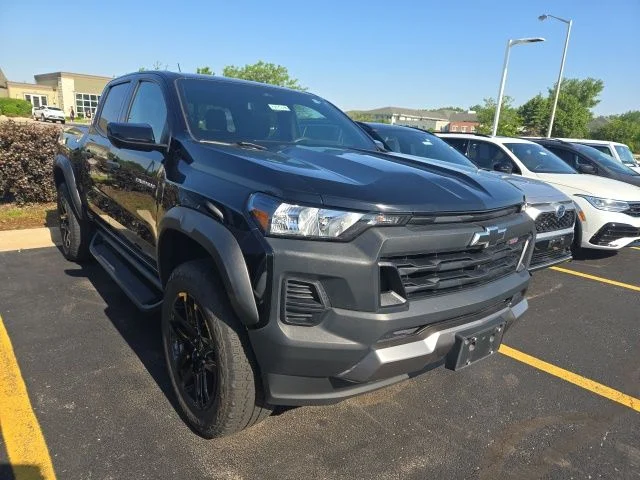 2023 Chevrolet Colorado 4WD Trail Boss Crew Cab Short Box's photo