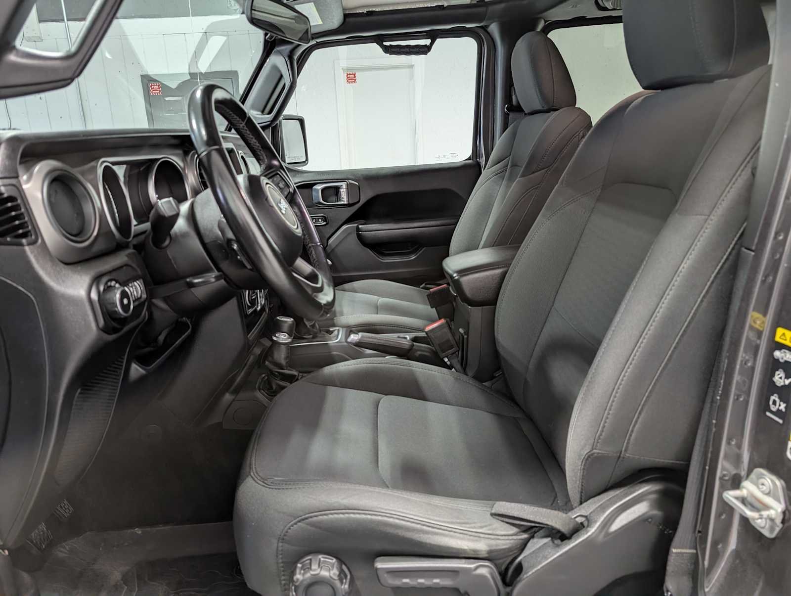 Used 2021 Granite Crystal Clearcoat Metallic Jeep Unlimited Willys image 4