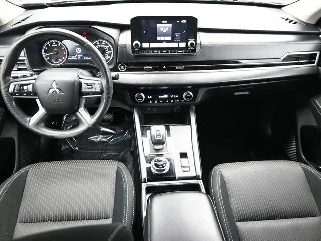 Used 2022 Black Mitsubishi ES image 16