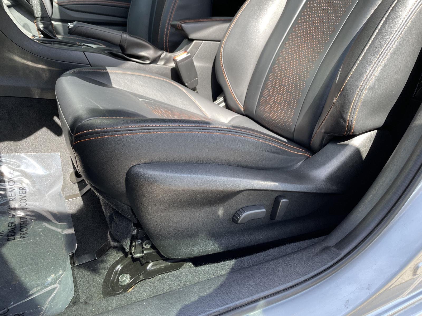 Used 2022 Ice Silver Metallic Subaru Limited image 23