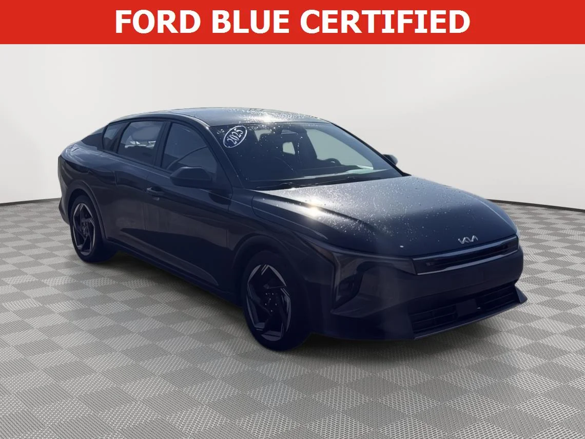 2025 Kia K4 EX AT's photo