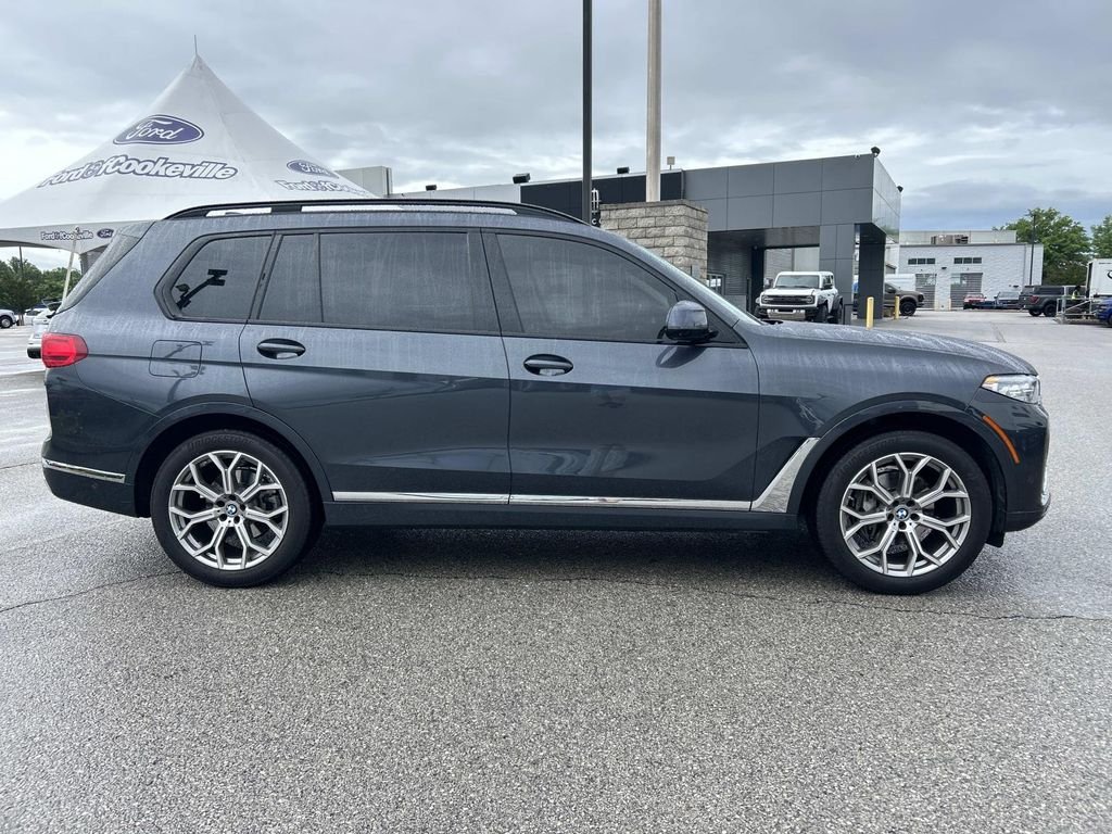 Used 2021 Arctic Gray Metallic BMW xDrive40i image 3