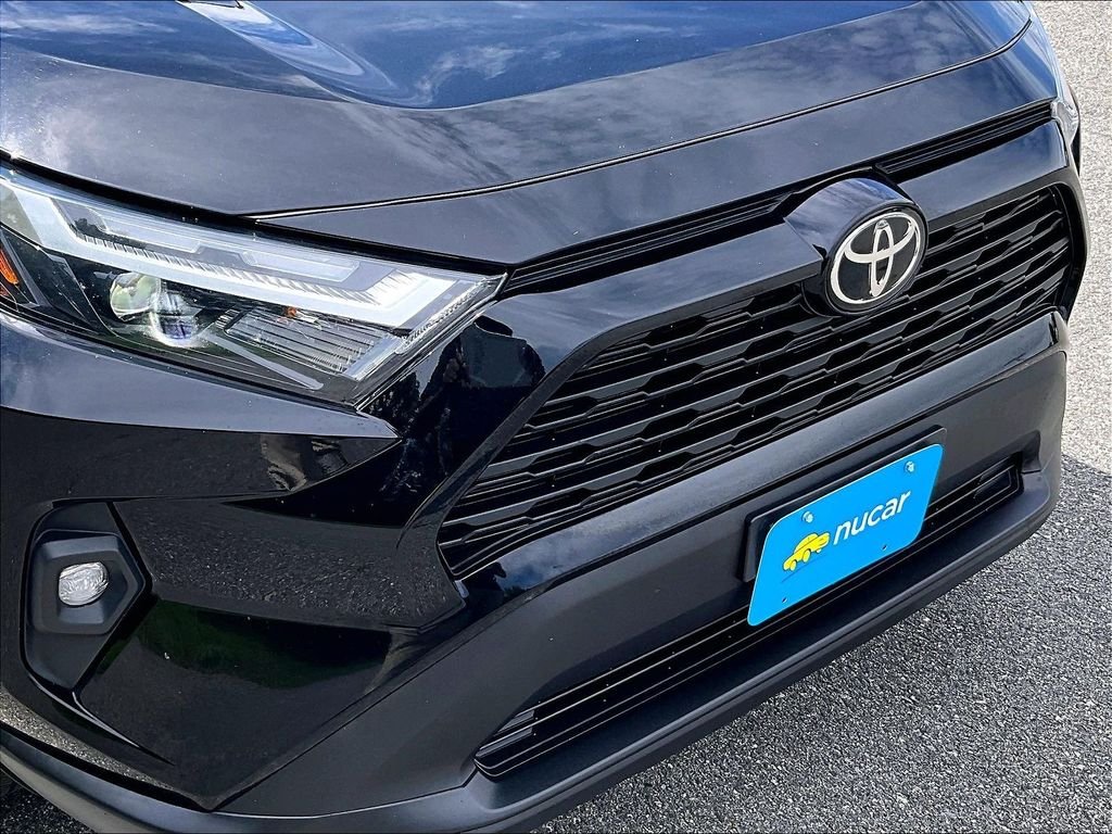 Used 2022 Black Toyota XLE Premium image 32