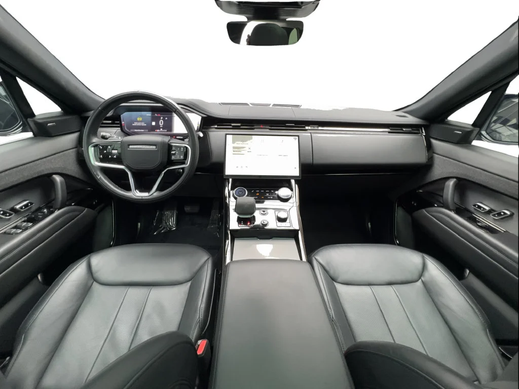 Used 2023 White Land Rover SE image 39