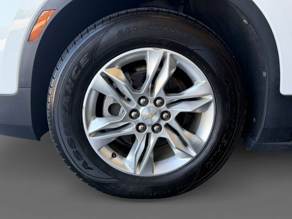 Used 2019 White Chevrolet Base image 16
