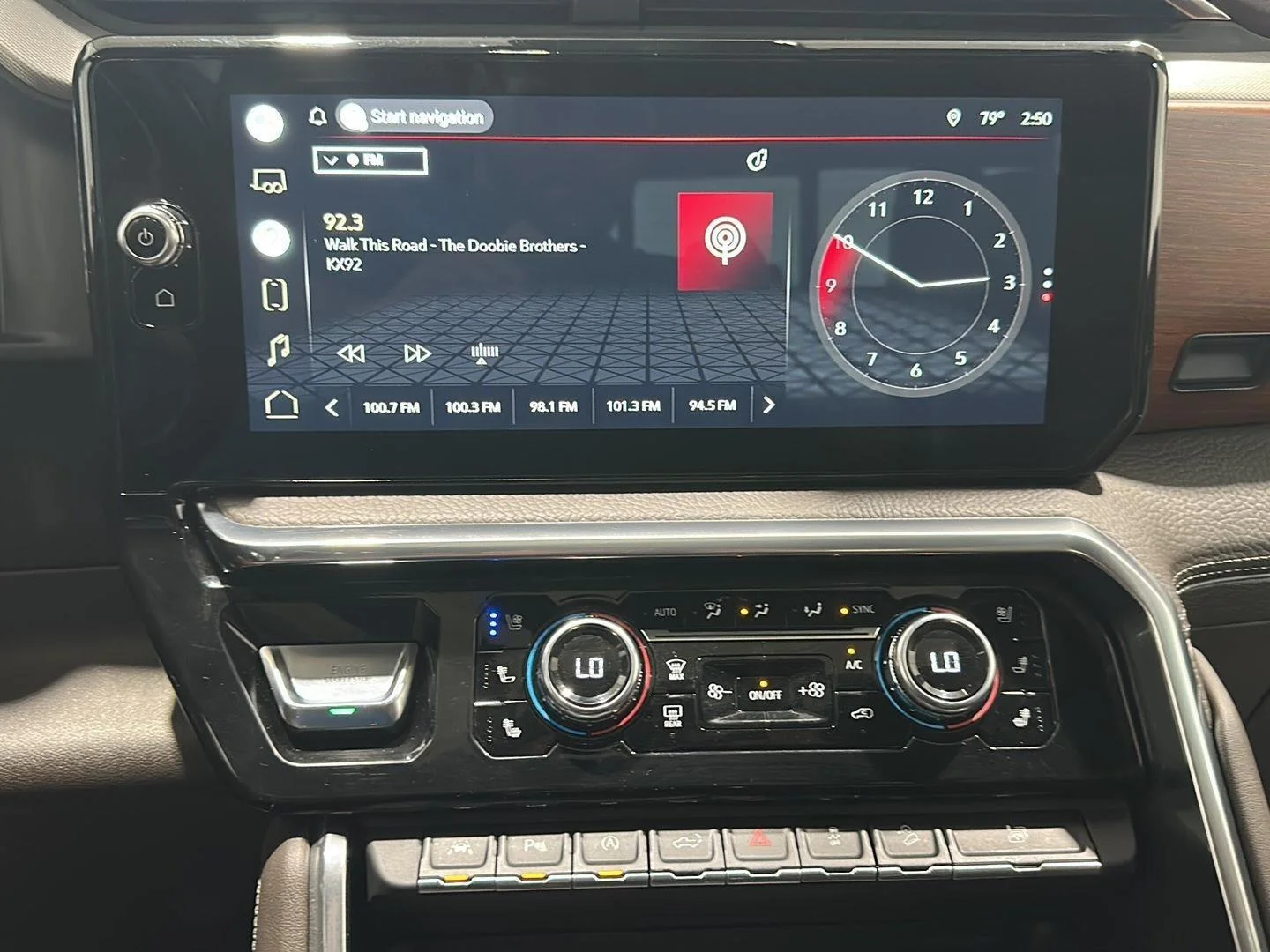 Used 2022 Onyx Black GMC Denali image 11