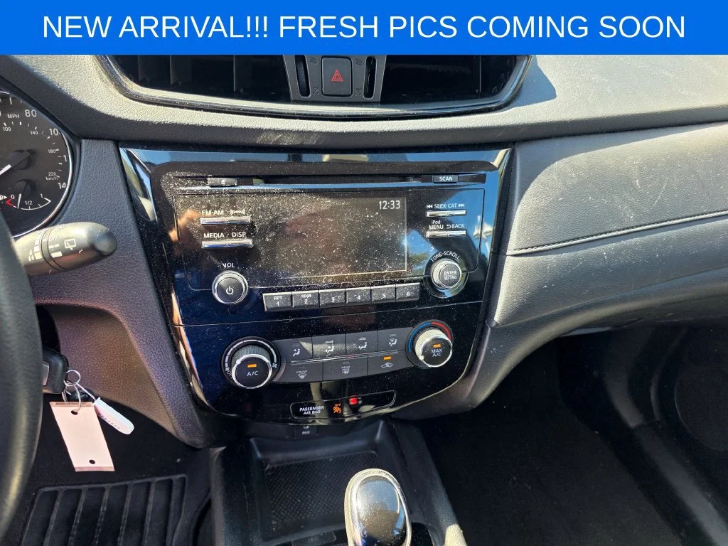 Used 2017 Gray Nissan S image 9