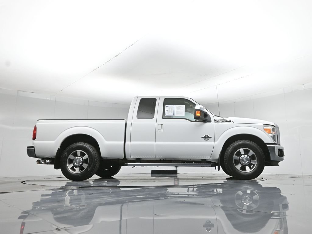 Used 2013 White Ford Lariat image 47