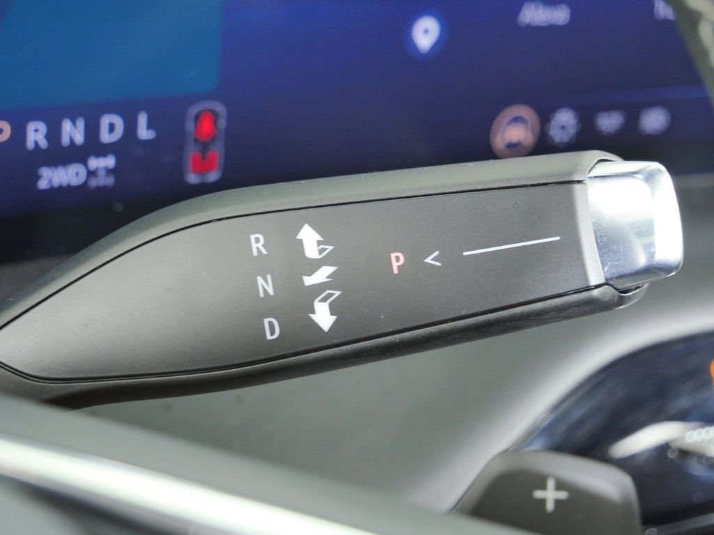 Used 2025 White Buick Avenir image 43