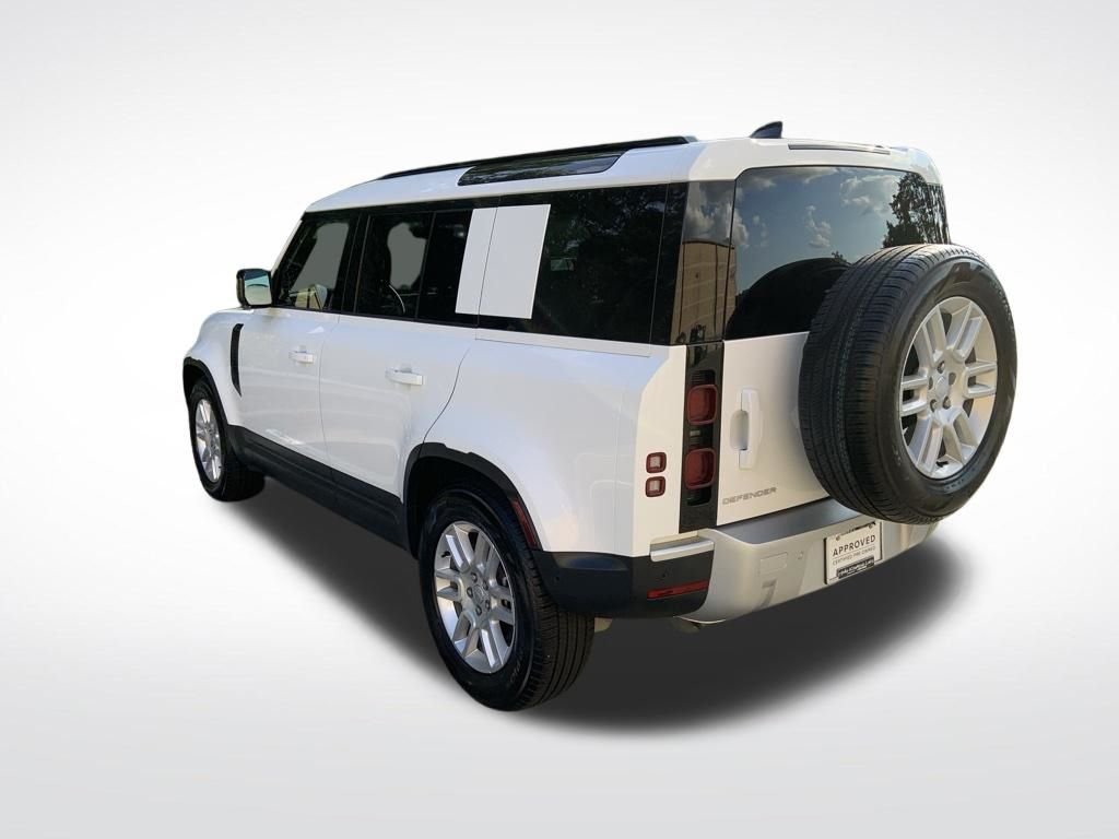 Used 2025 White Land Rover S image 6