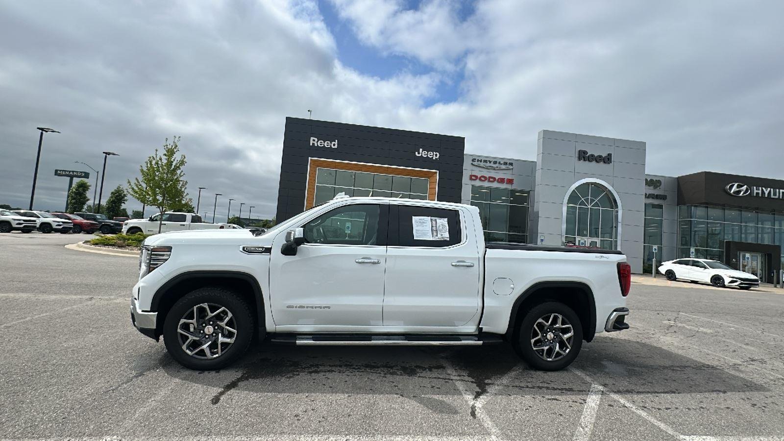 Used 2025 GMC Sierra 1500 SLT with VIN 3GTUUDED3SG377297 for sale in Kansas City