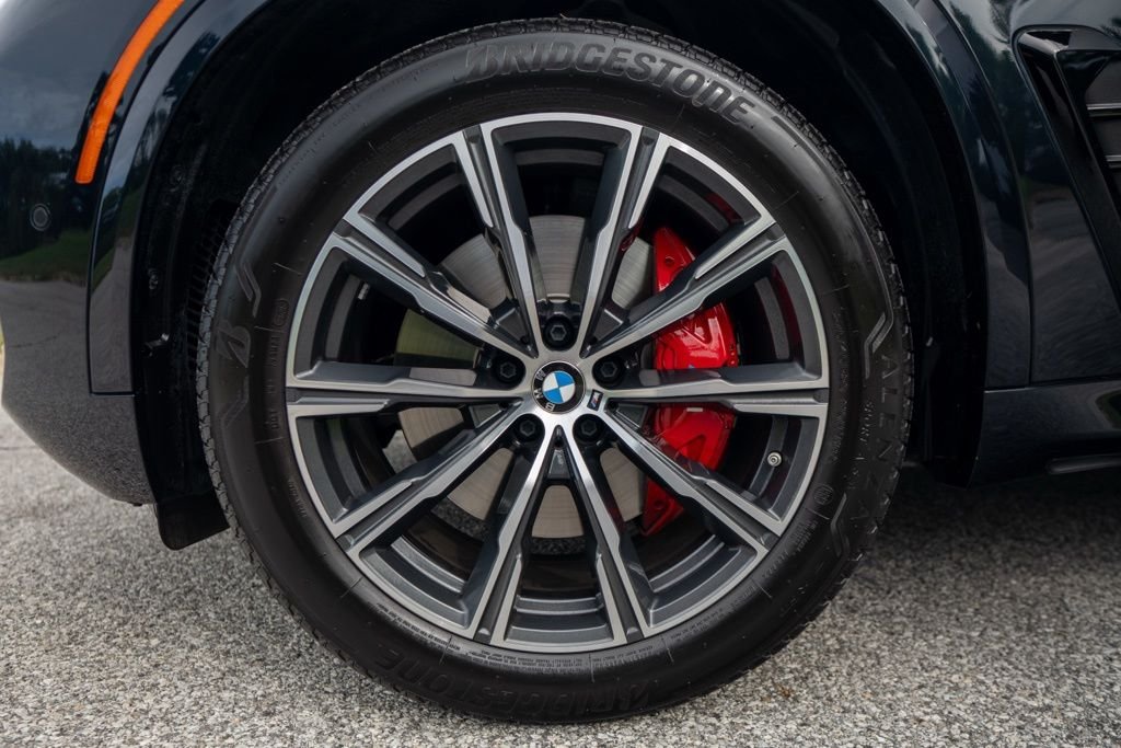 Used 2026 Carbon Black Metallic BMW xDrive40i image 10