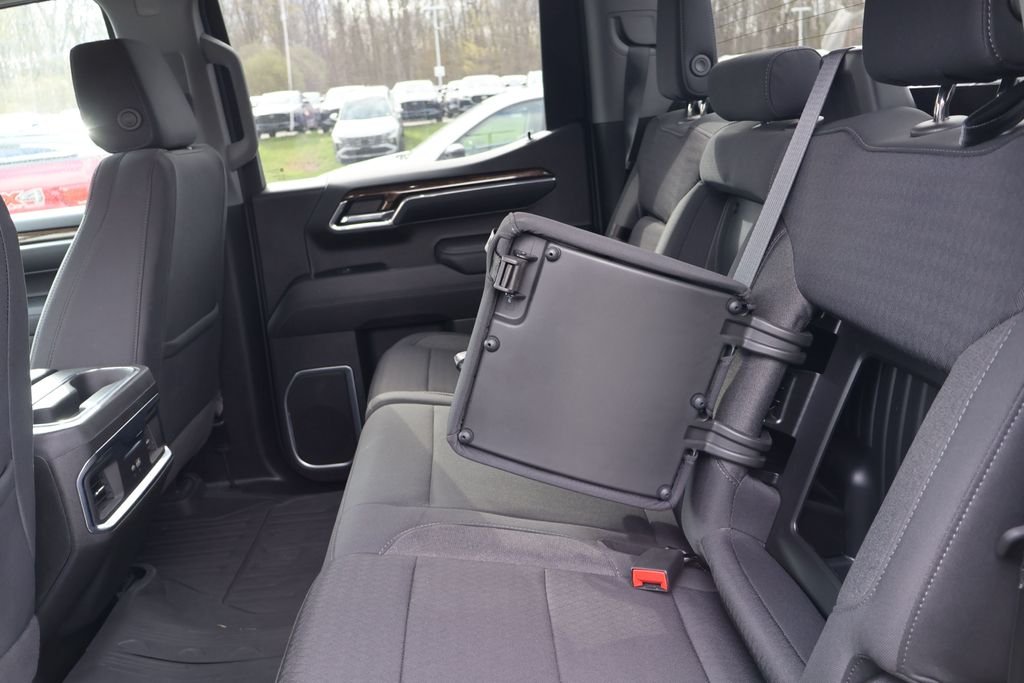 Used 2022 White GMC Elevation image 10