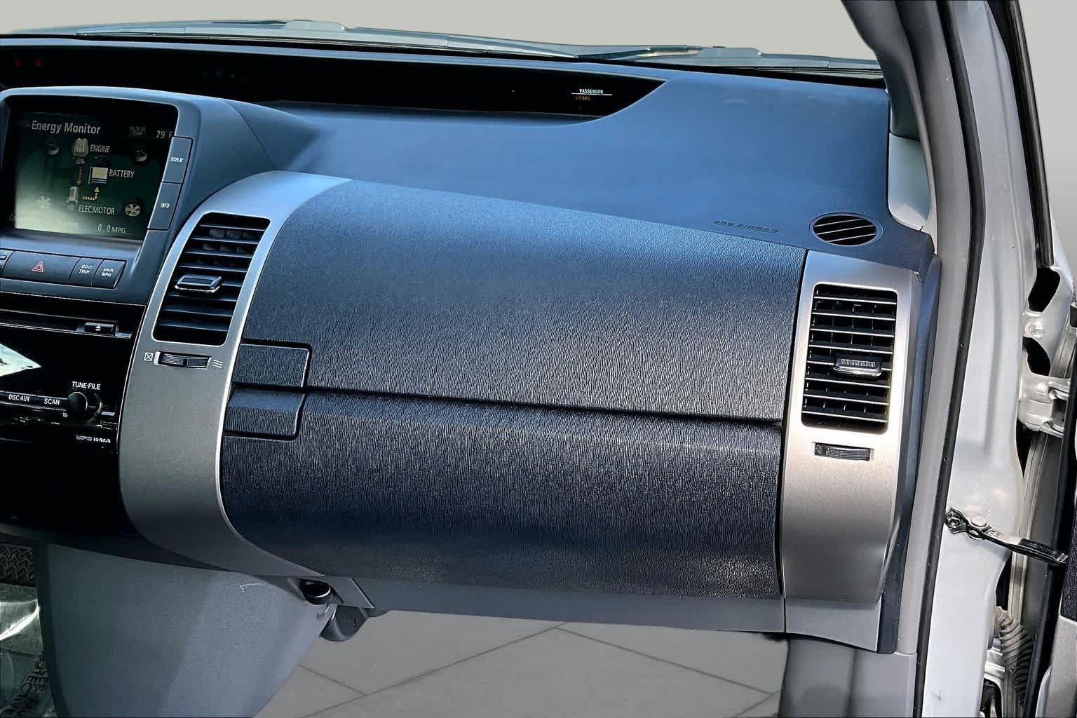 Used 2008 Classic Silver Metallic Toyota  image 18