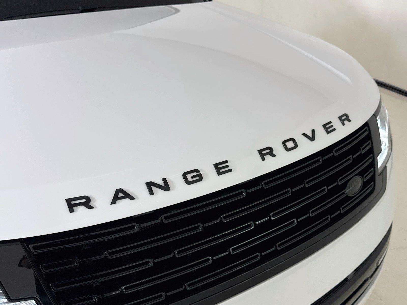 Used 2025 Fuji White Land Rover SE | 24