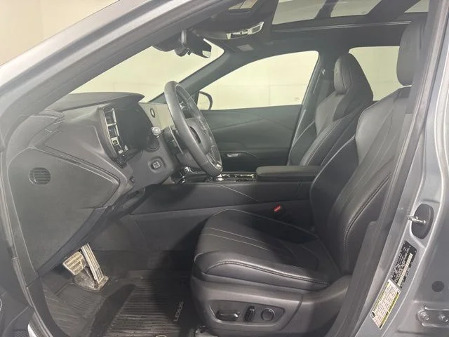 Used 2023 Iridium Lexus 500h F SPORT Performance image 11