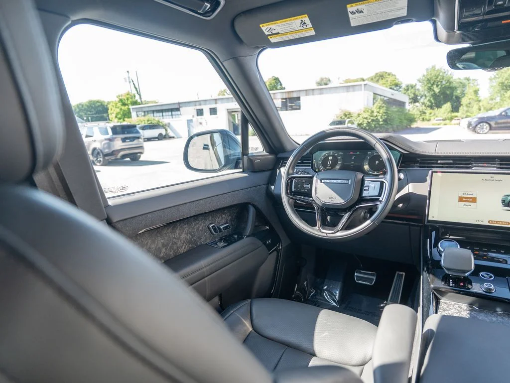 Certified Used 2023 Gray Land Rover SE Dynamic image 19