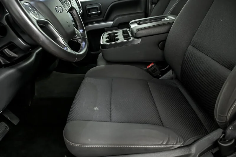 Used 2017  Chevrolet LT image 13