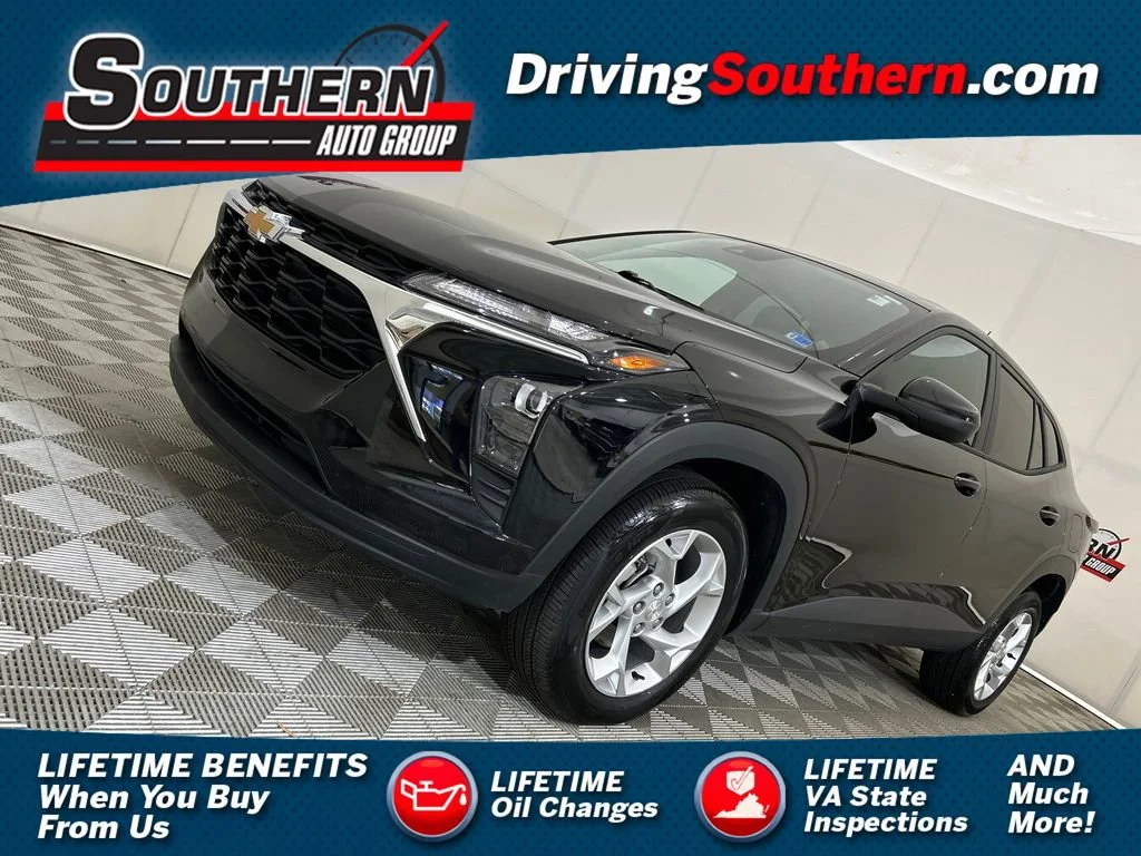 2025 Chevrolet Trax LS
