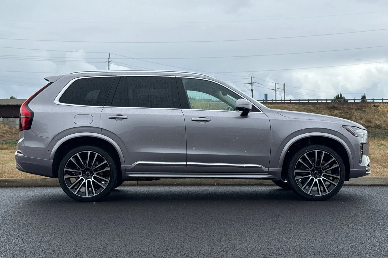 New 2026 Aurora Silver Volvo Plus image 2