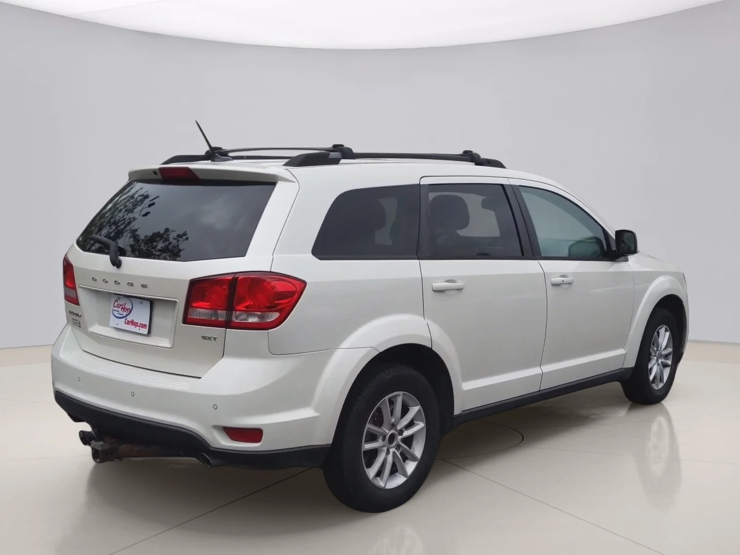 Used 2013 White Dodge SXT image 5