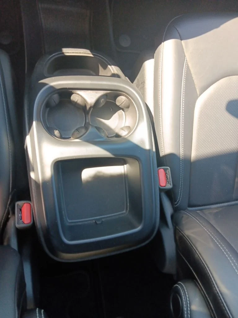 Used 2025 Bright White Clearcoat Chrysler Select image 23