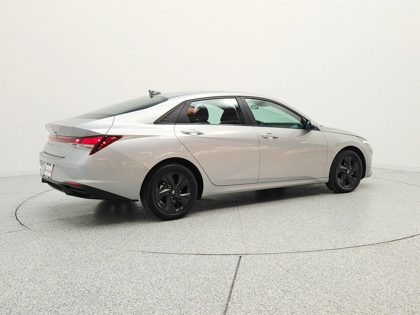 Used 2021 Shimmering Silver Pearl Hyundai SEL IVT image 5