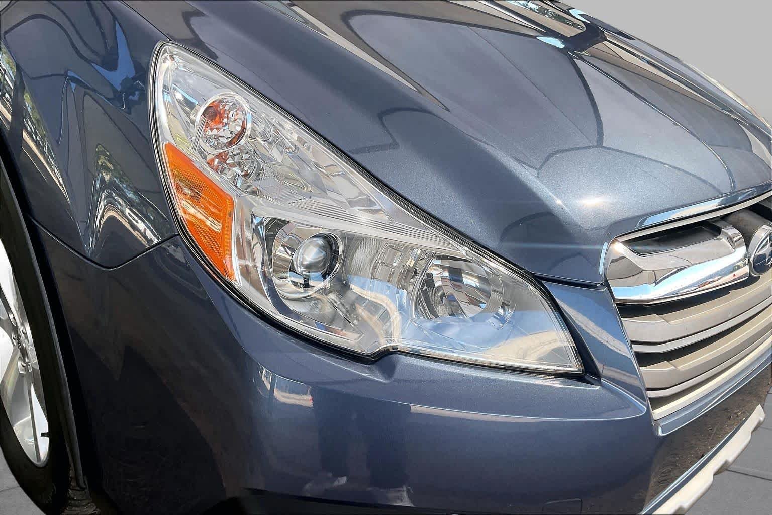 Used 2014 Twilight Blue Metallic Subaru 2.5i Limited image 27