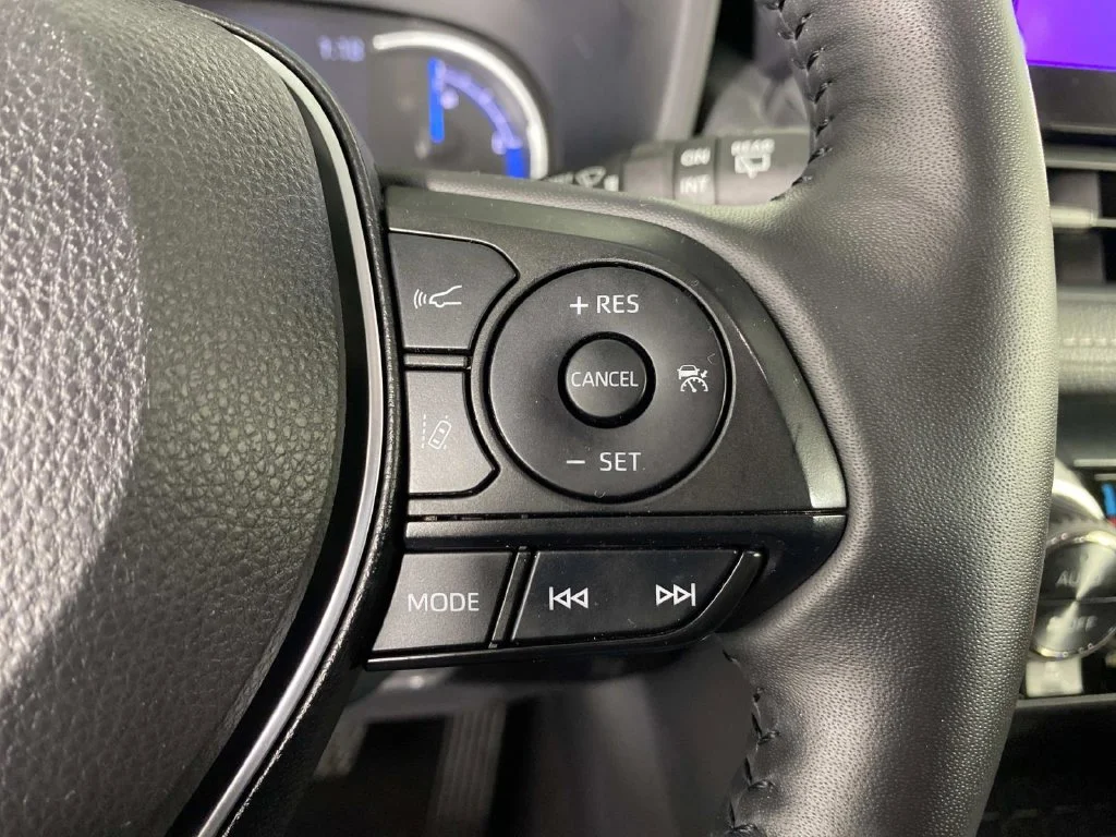 Used 2023 Silver Sky Metallic Toyota XLE image 19
