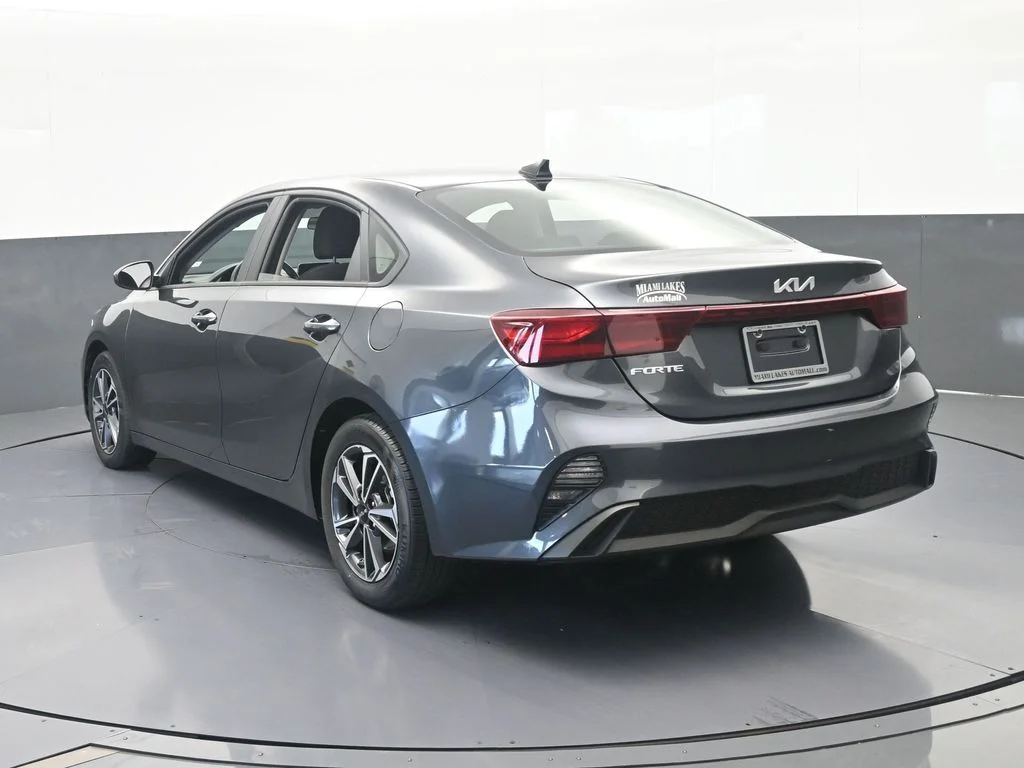 Used 2024 Gravity Gray Kia LXS image 4