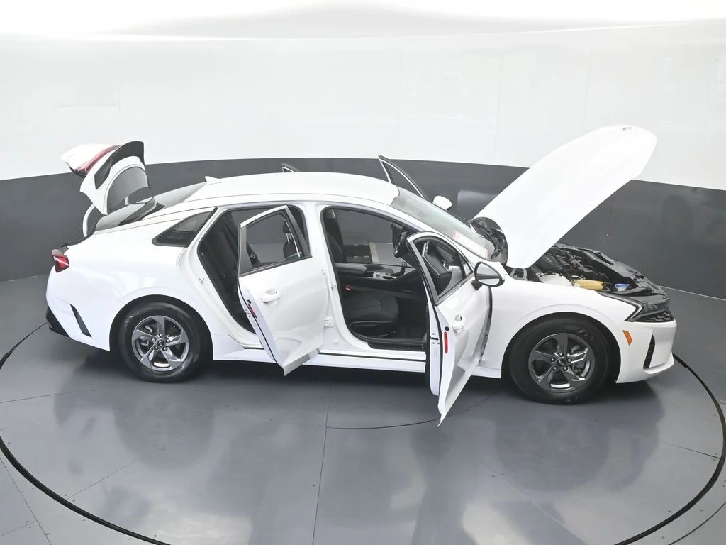 Used 2021 Glacial White Pearl Kia LXS image 72