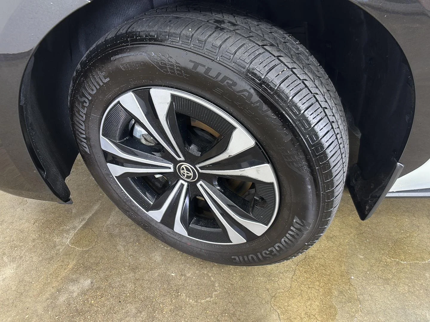 Used 2023 Wind Chill Pearl Toyota XLE image 5