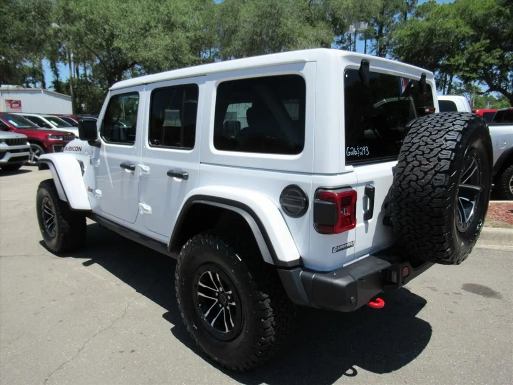 New 2026 Bright White Clear-Coat Exterior Paint Jeep Rubicon X image 6