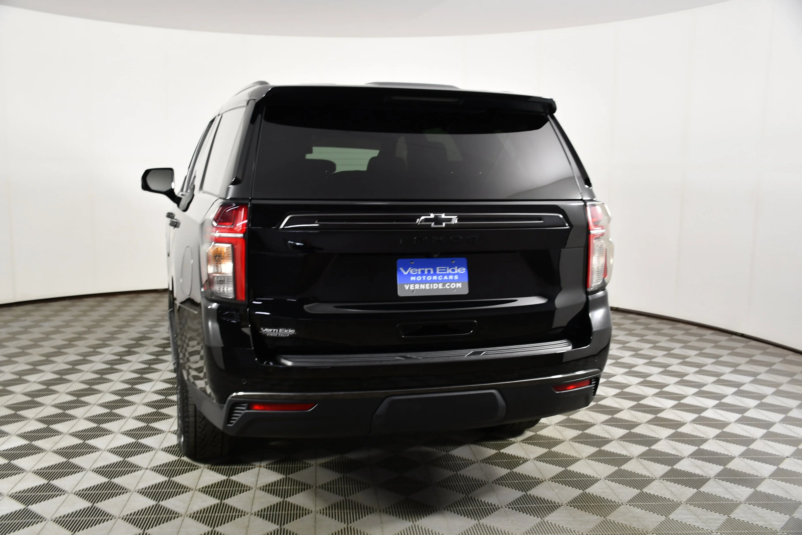 Used 2021 Black Chevrolet Z71 image 7
