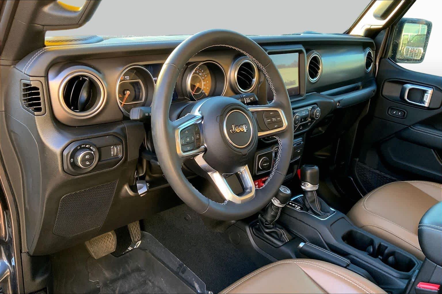 Used 2023 Granite Crystal Metallic Clearcoat Jeep Rubicon image 15
