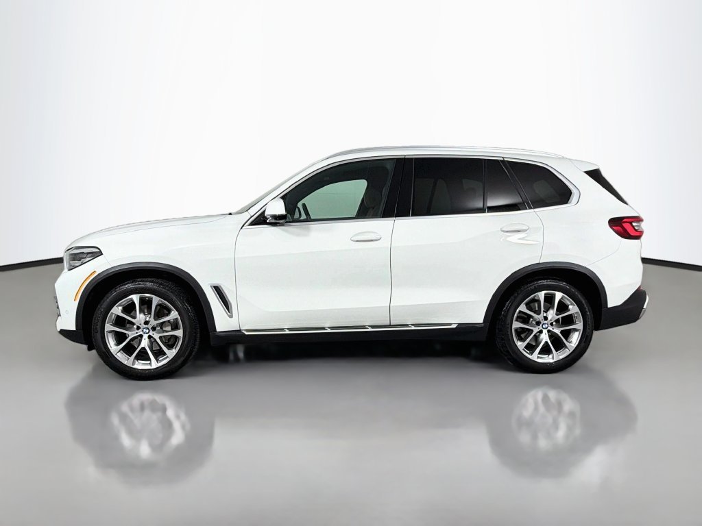 Used 2023 White BMW sDrive40i image 8