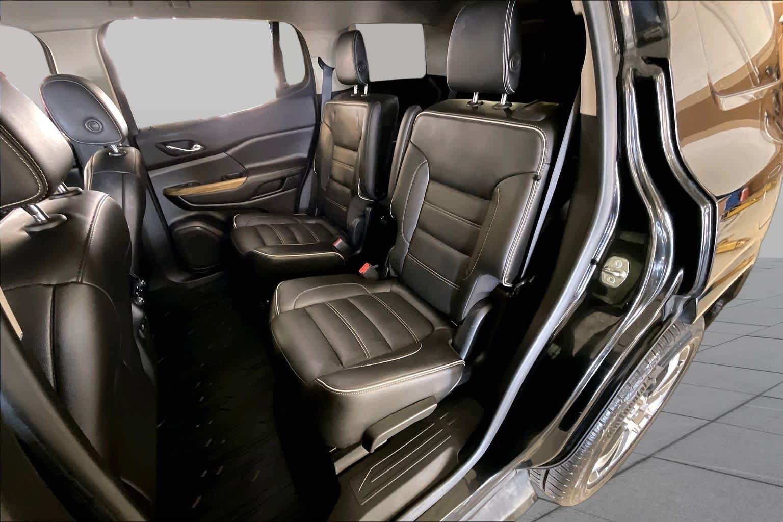 Used 2019 Ebony Twilight Metallic GMC Denali image 18