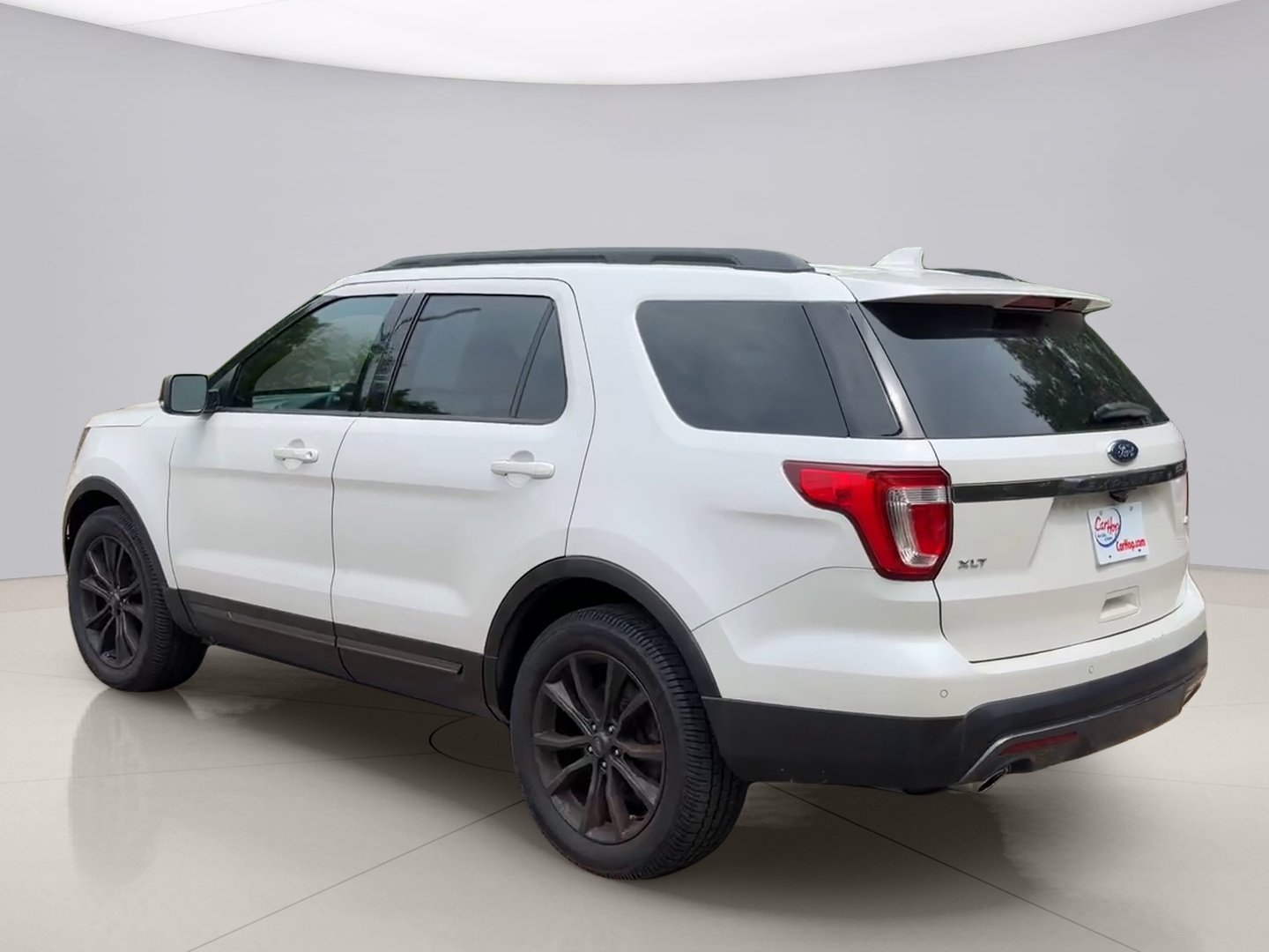 2017 Ford Explorer XLT - Photo 3