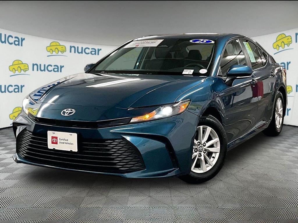 Used 2025  Toyota LE image 3