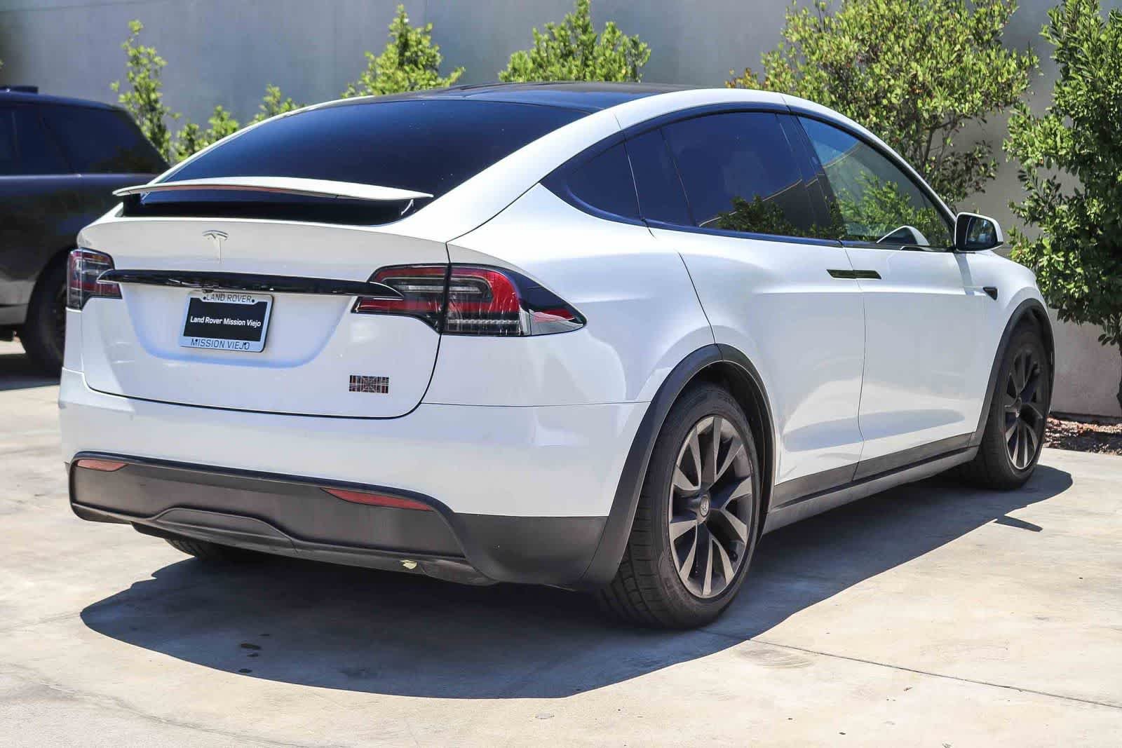 Used 2022 White Tesla Plaid image 6