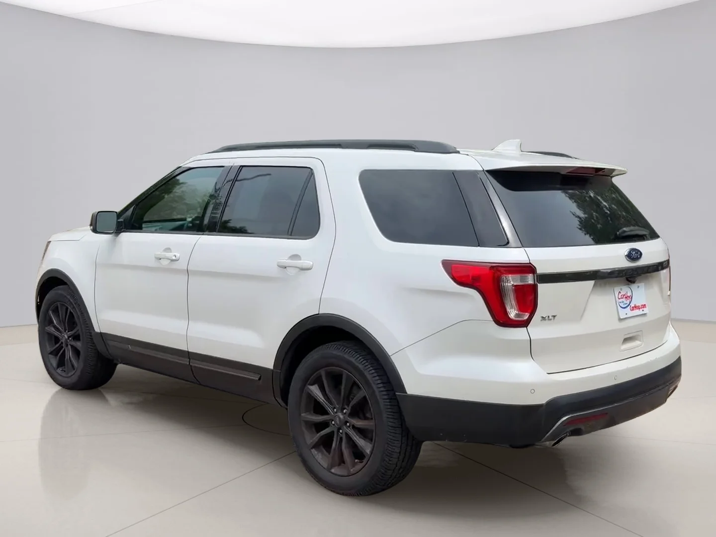 Used 2017 White Ford SLT image 3