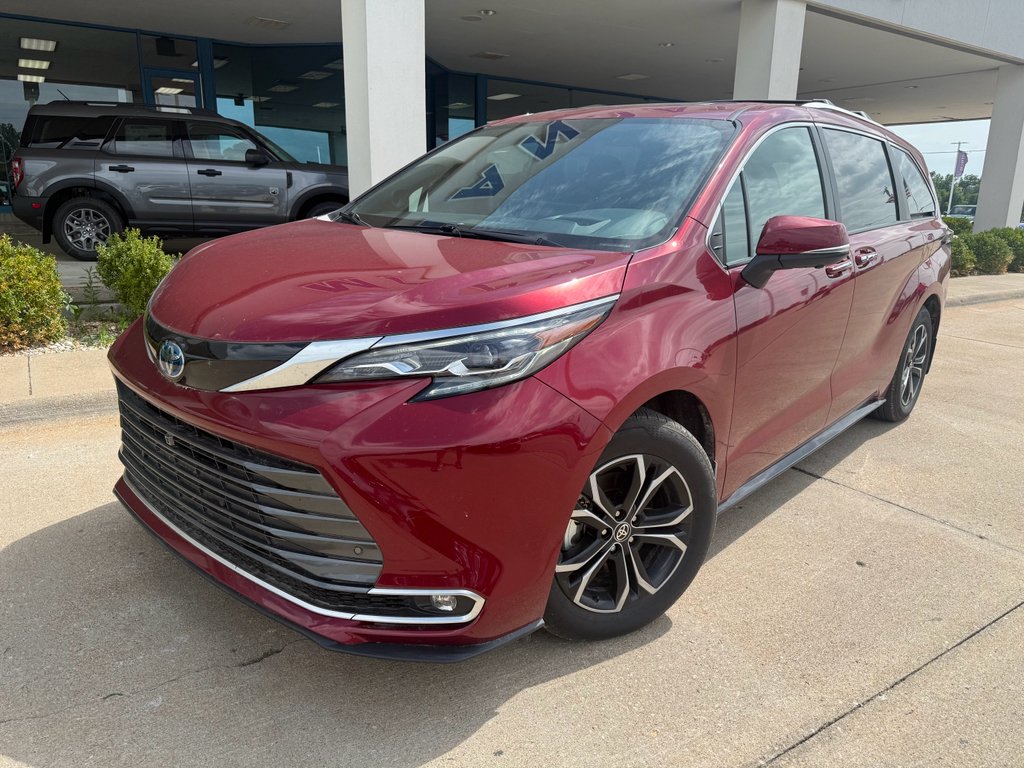 Used 2025 Ruby Flare Pearl Toyota Platinum image 2