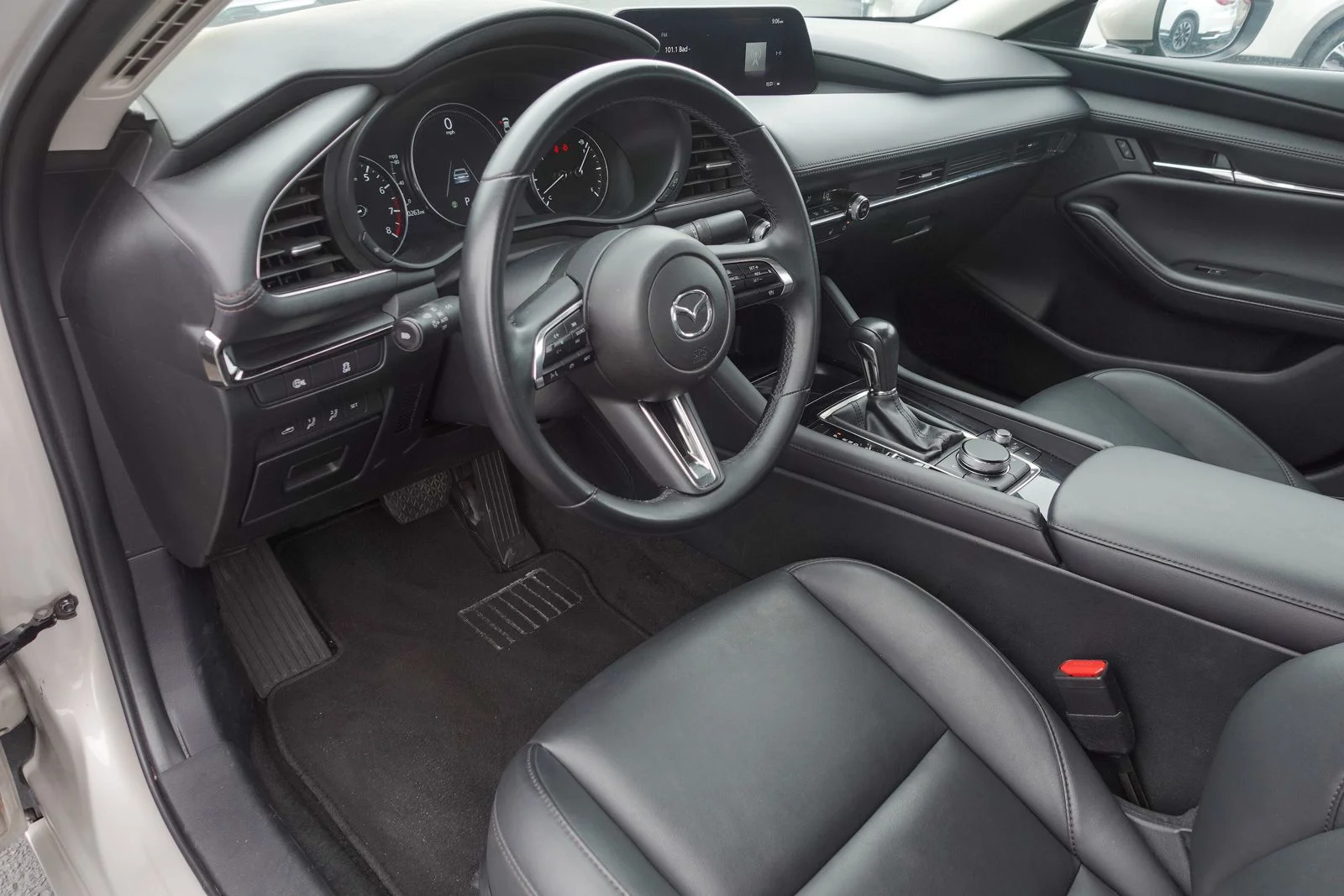 Certified Used 2025 Platinum Quartz Metallic Mazda 2.5 S Preferred Package image 11