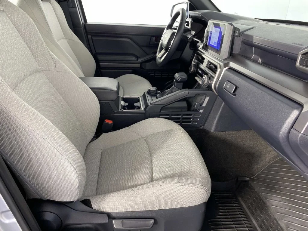 Used 2025 Cutting Edge Toyota SR5 image 10