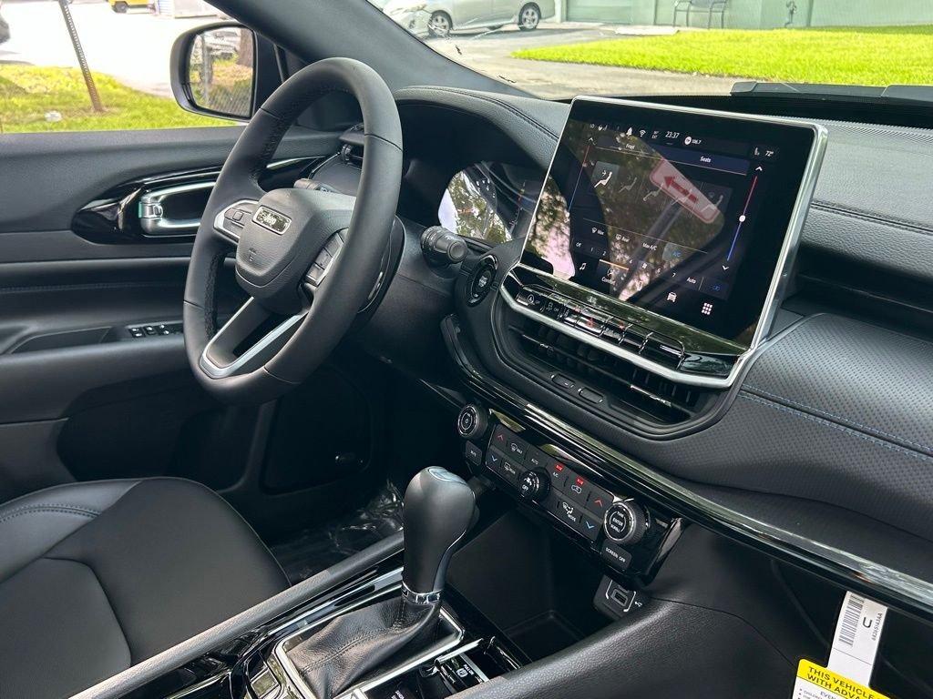 2025 Jeep Compass Limited - Photo 34