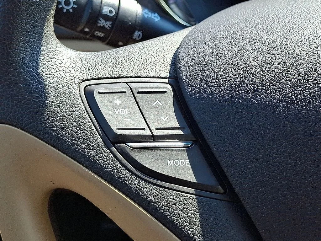 Used 2013 Blue Hyundai GLS image 18